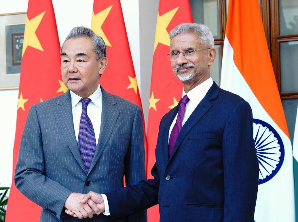 莫迪回国1个月后，收到了中方送来的“定心丸”，中断5年的航班，要恢复了！