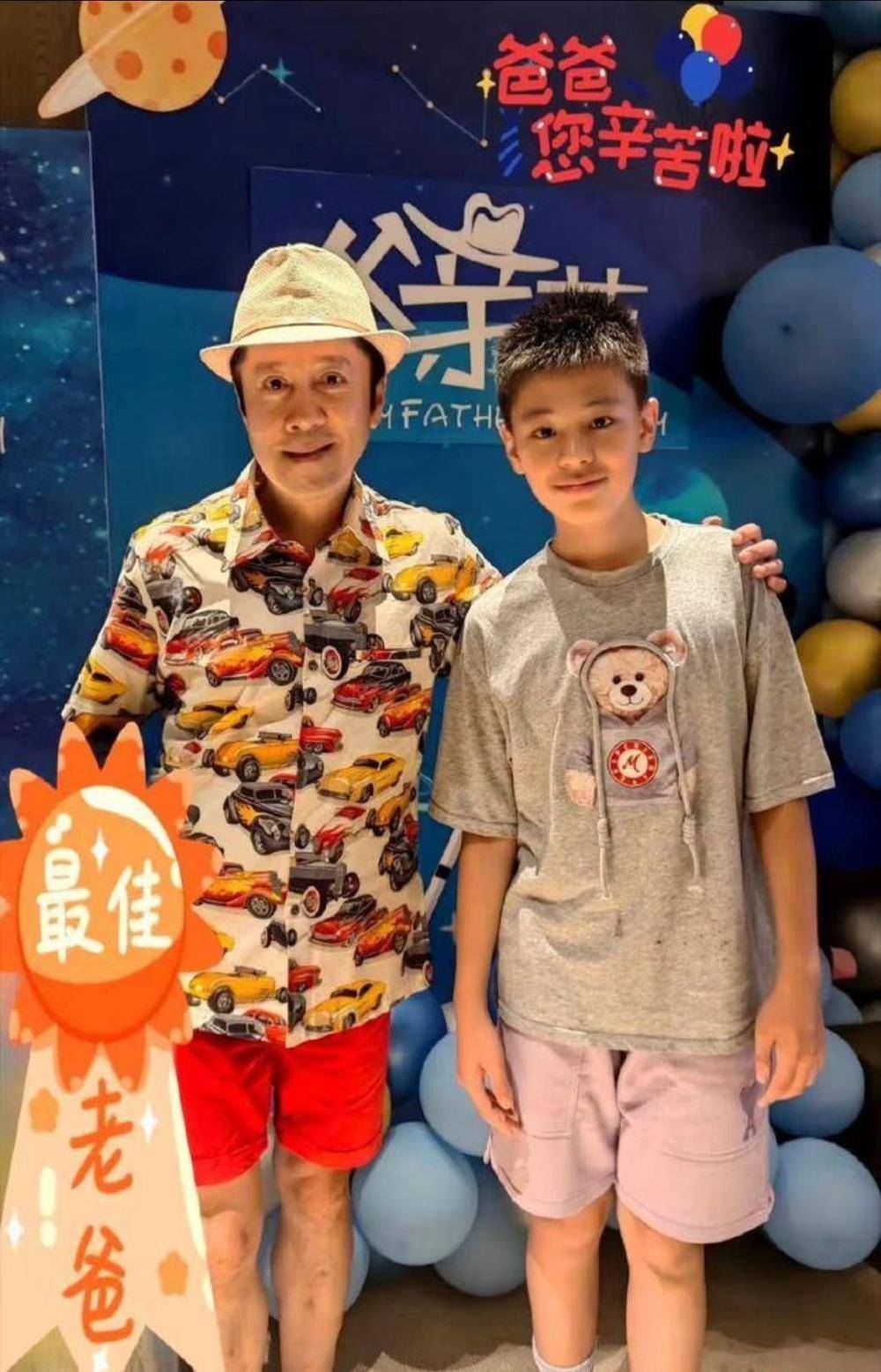 蔡国庆儿子全科免考毕业！身高猛长高颜值似妈，与亲弟共用一张脸