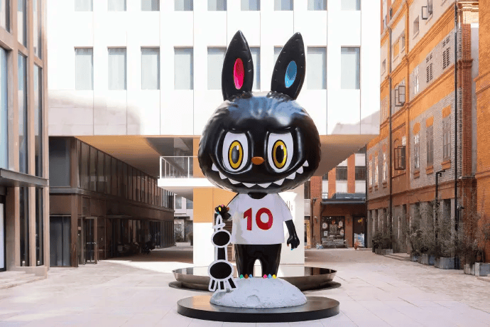 头推出LABUBU十周年系列收藏卡PG电子麻将胡了模拟器全球收藏卡巨(图4)