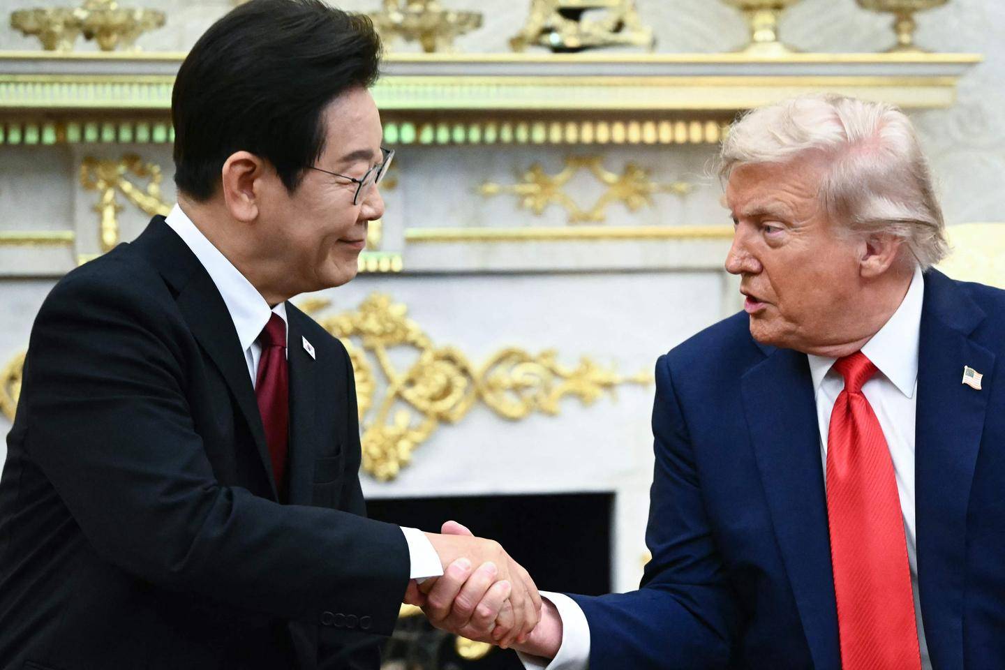 给了韩国机会不中用，自愿钻川普裤裆的李在明，不配看我们的阅兵