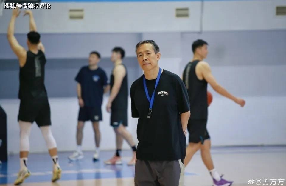 原创             曾凡博是否回归CBA恐影响奥莫特续约！北京保留优先续约掌控主动权