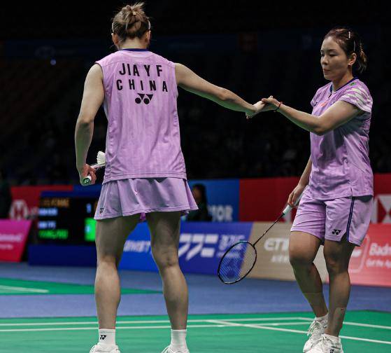 原创             首局2-11被逆转心态不崩！凡尘组合2-1日本女双，独挑大梁晋级4强