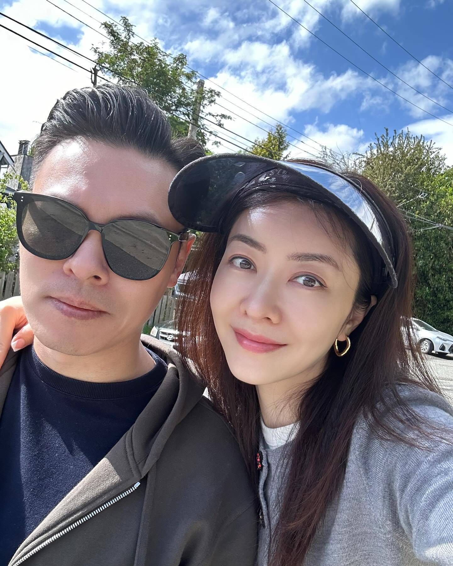 熊黛林和婆家人旅游，百亿婆婆同框出镜，大姑姐郭可盈很漂亮