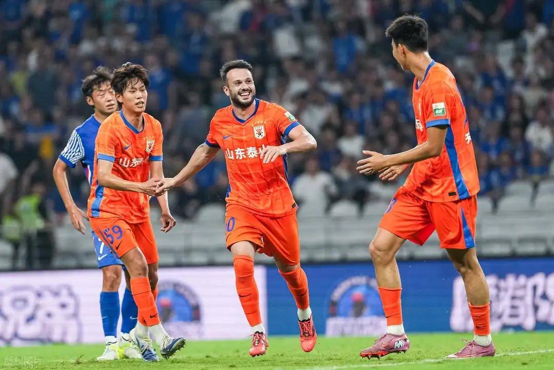 原创             向新东家示好，瓦科迟迟没有完成续约，被传将加盟另一中超球队