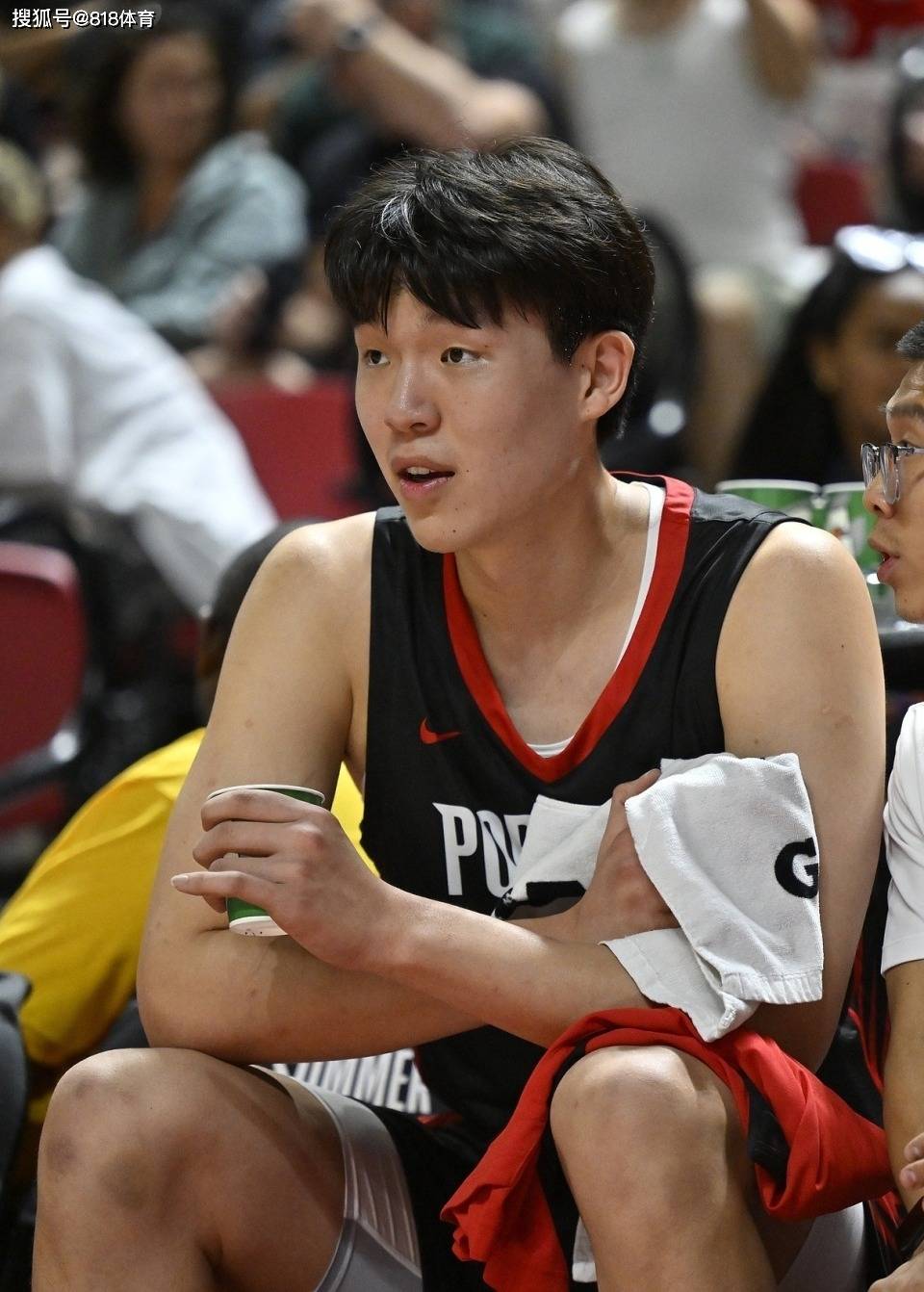 半岛体育- 半岛体育官方网站- APP下载享受人生!杨瀚森带漂亮女友洛杉矶韩料店吃夜宵打湖人3中0仅得1分