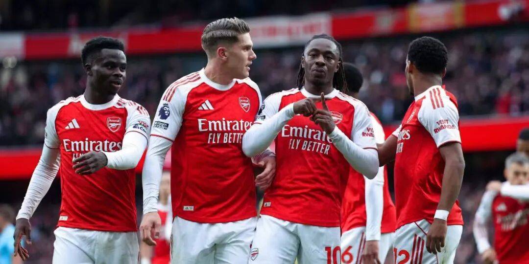 “英格兰足球超级联赛枪手27岁铁卫悄然蜕变