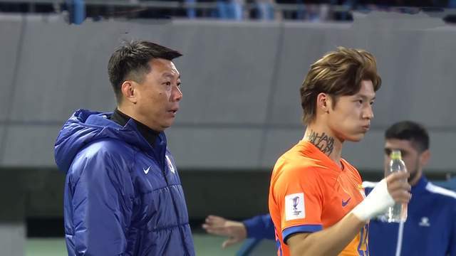 原创             韩鹏+彭啸只缺席1场,临时主帅延续三后卫 泰山队收官2场毫无压力