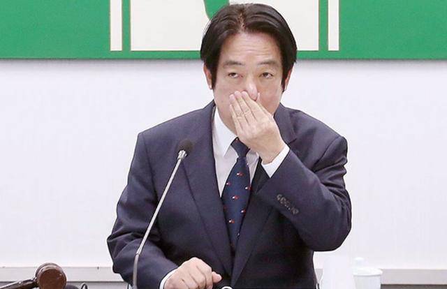 24小时内，大陆传两侧信号，轰-6K赴台海后，岛内进行空军演习