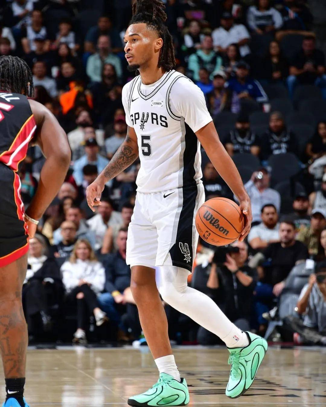 原创             马刺5胜0负!打破队史纪录!文班亚马冲击常规赛MVP