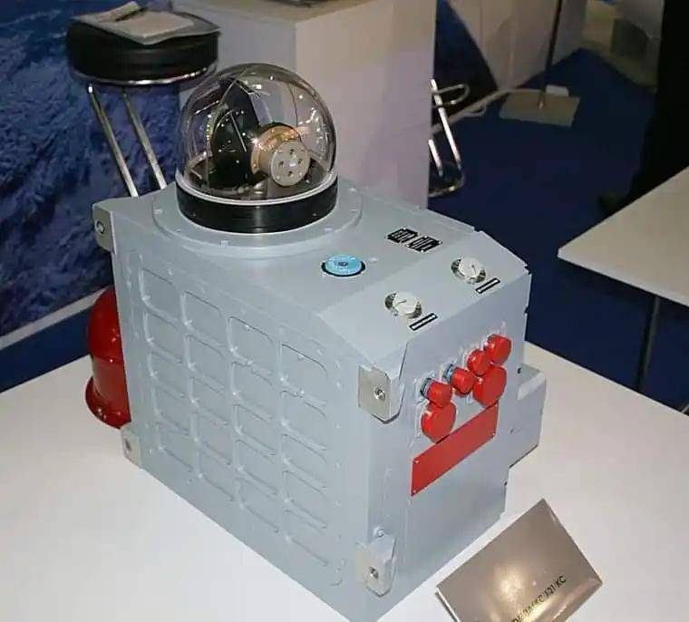 央视官宣！歼-11搭载2门激光炮，可“烤化”敌方导弹，就问怕不怕