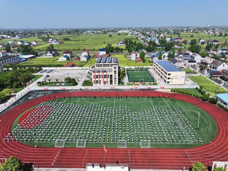 “苏超”决赛双城记——“头马”南通与“黑马”泰州