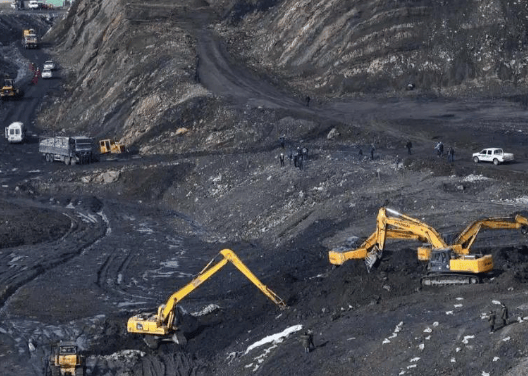 终于谈妥了？中美各退三步，中方暂停实施稀土出口管制新规，但仍“留了一手”，信号特殊