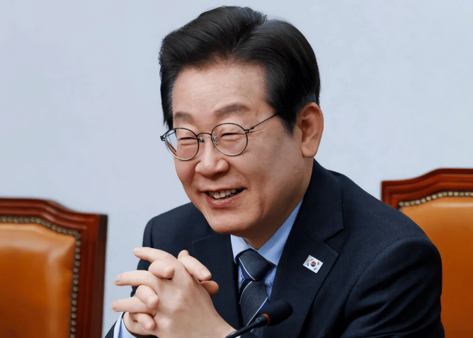 特朗普给12分真相曝光？中美休战协议藏有暗线，三大领域仅是暂停，考验期刚刚开始