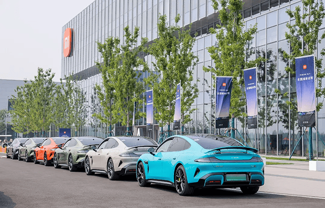 【汽车人】市值蒸发2800亿，小米汽车陷信任危机