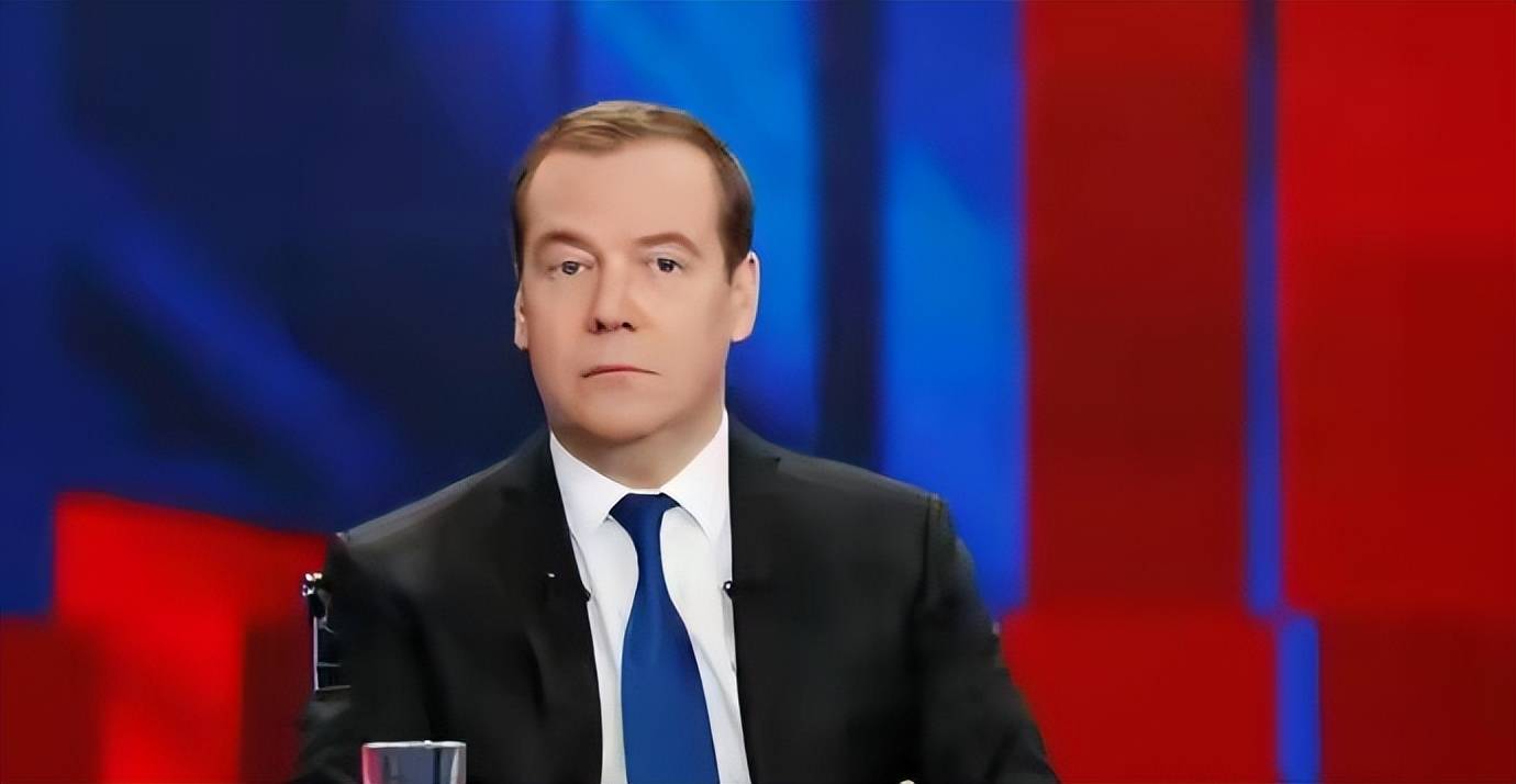 比利时防长叫嚣“抹掉莫斯科”，转眼就被打脸！俄核武回应：末日武器已亮剑