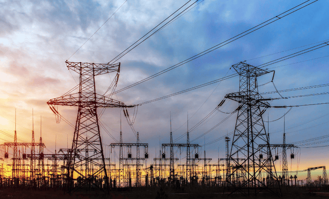 原创             美国互联网巨头撕开AI遮羞布，芯片过剩严重，中国卡住AI的脖子