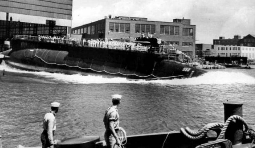 回顾：4000吨核潜艇坠入2600米深渊，129人魂断海底，22枚核弹至今成谜