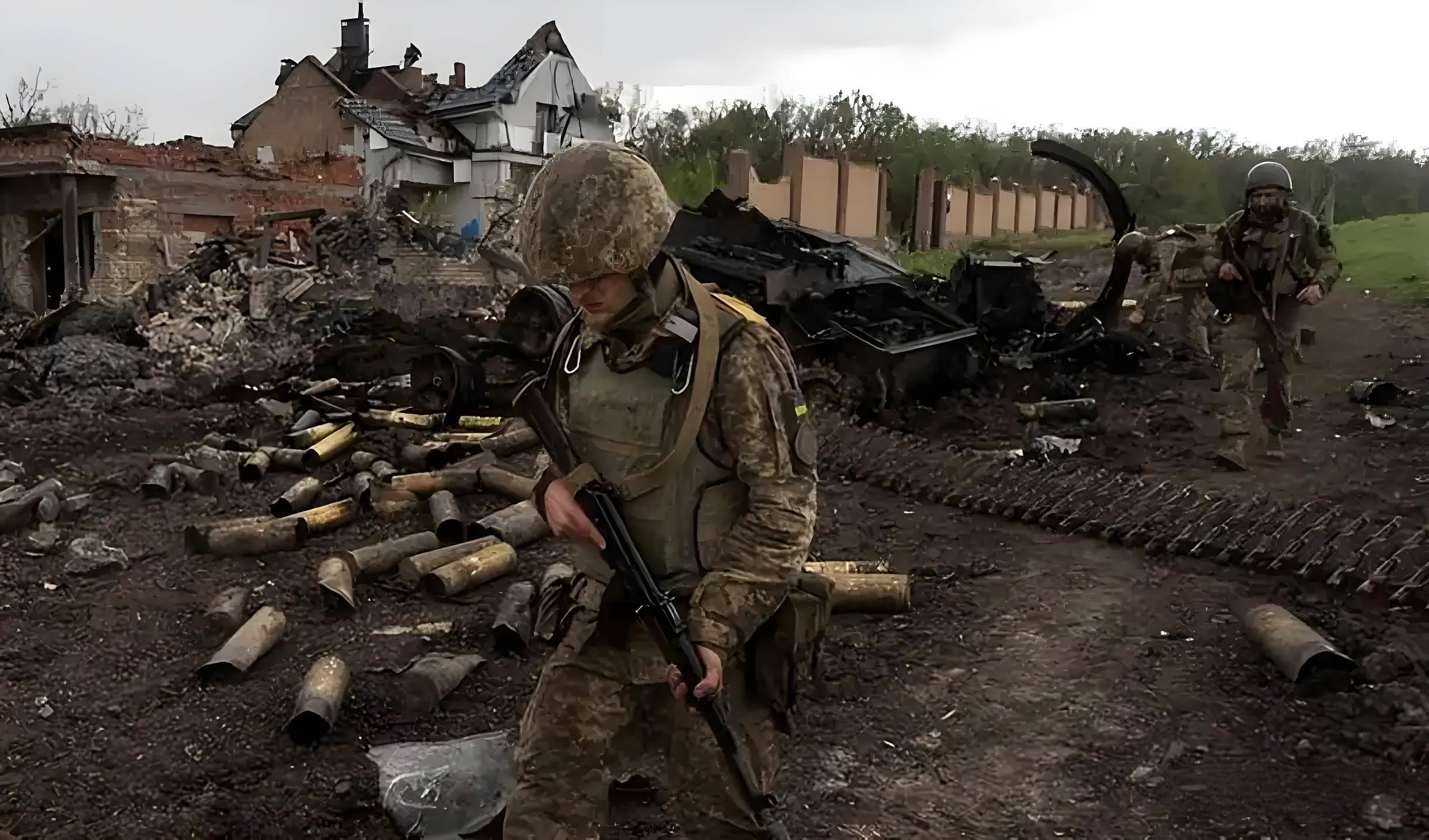 红军城越来越没有悬念了,满编不到2成,再不撤就要人地尽失