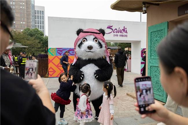 “沙特小镇”登陆东方明珠现场热度火华体会- 华体会体育官网- 体育APP下载爆!精彩体验抢先看