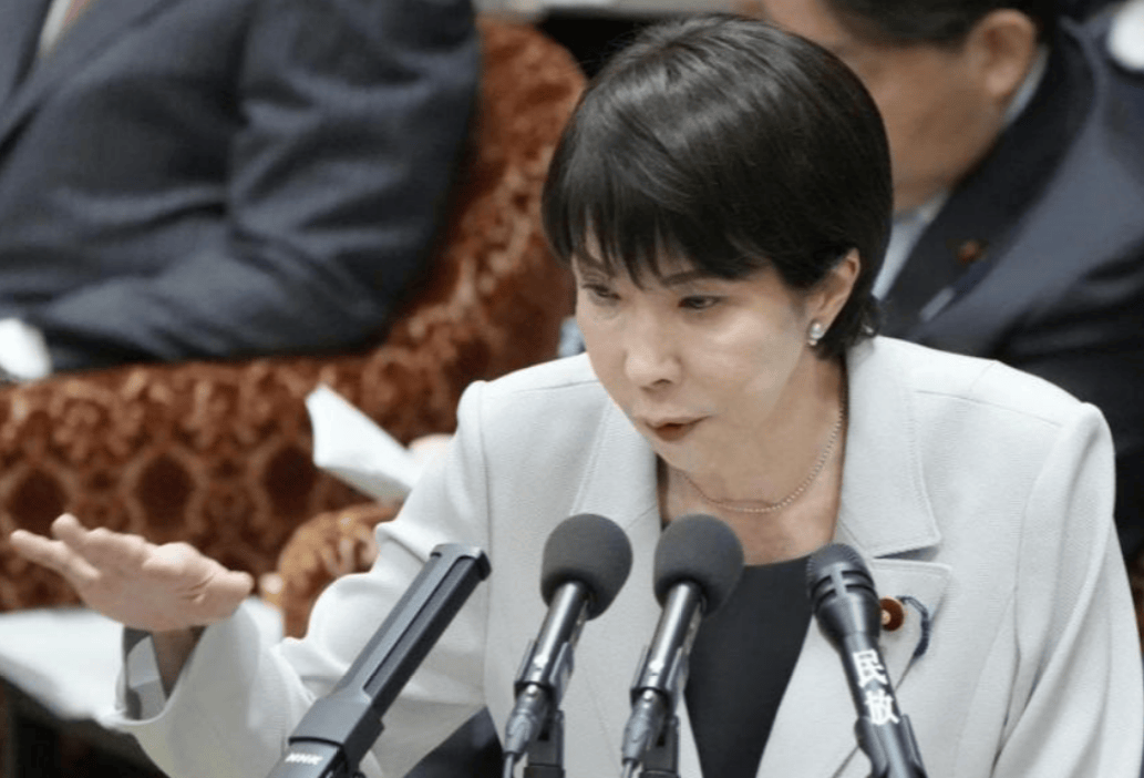 中方发“掉脑袋”警告后,美媒提醒日方,敢走错半步,或遭中国导弹雨包围