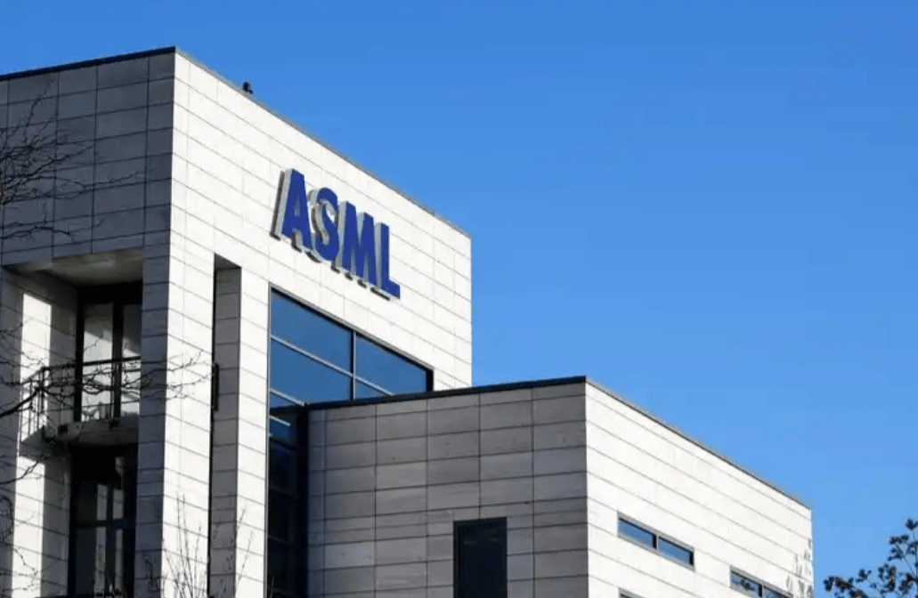 中方如今转变为“实力甲方”，美“反华”机构急了：中国子弹上膛已瞄准美国！