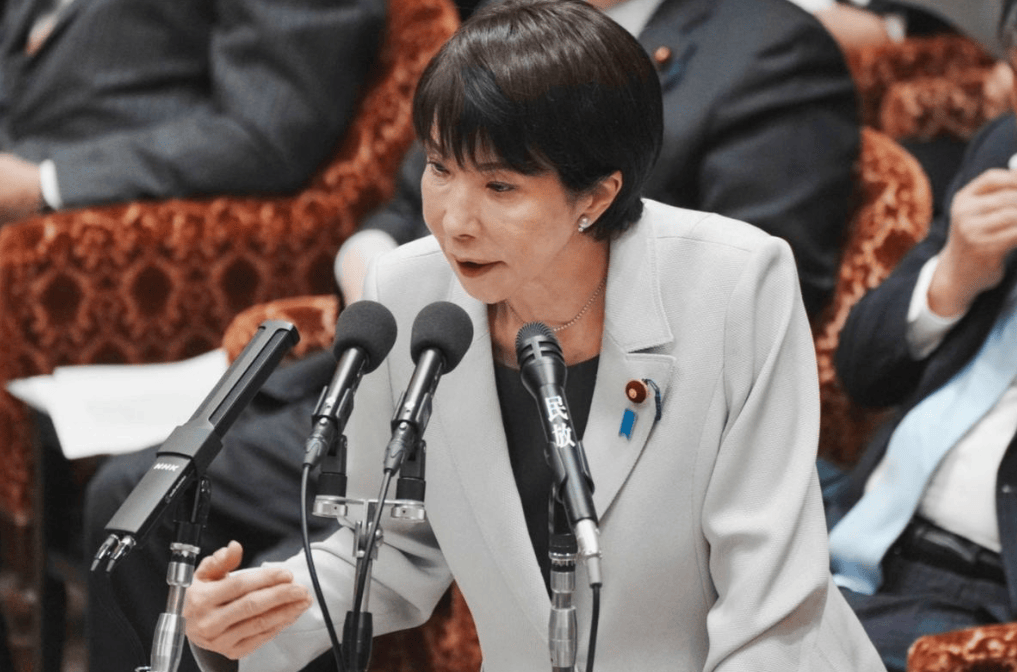 高市早苗闯下大祸，美国发现中国动了真格，一句不敢提出兵台海