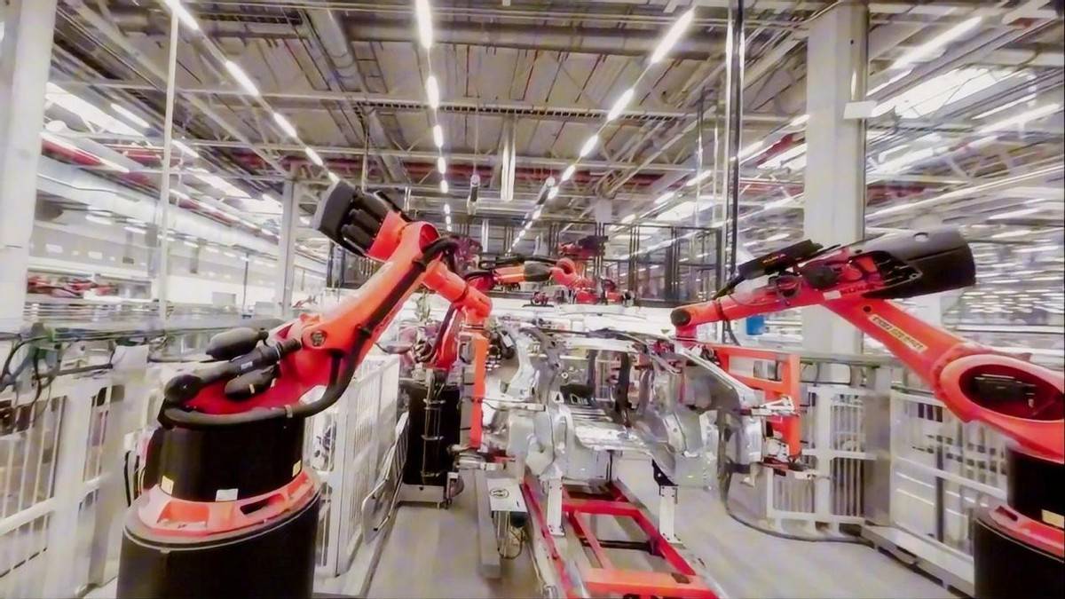 马斯克拿万亿美元薪酬，特斯拉核心高管为何集体离职？