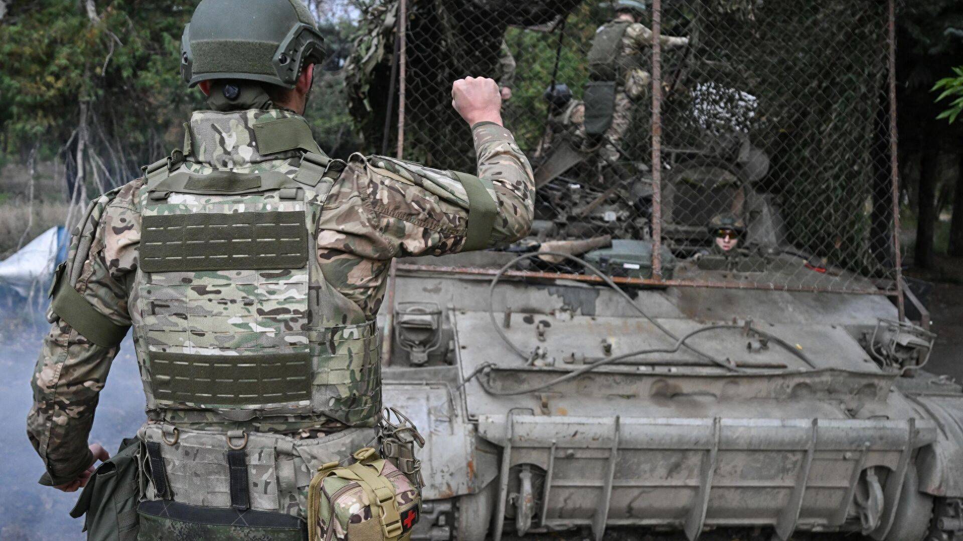 17万俄军压境红军城，乌军白天在地下阵地保存实力，夜晚与俄军巷战，泽连斯基遭重创