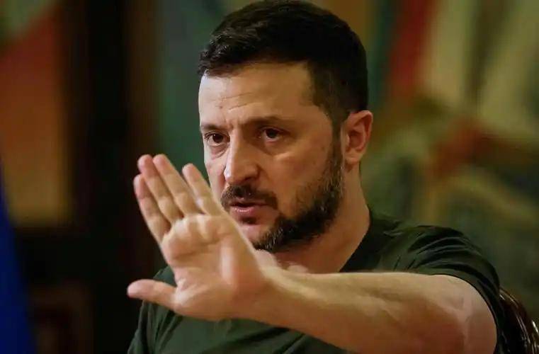 俄军攻入红军城,关键时刻,泽连斯基硬气了,称自己不害怕特朗普