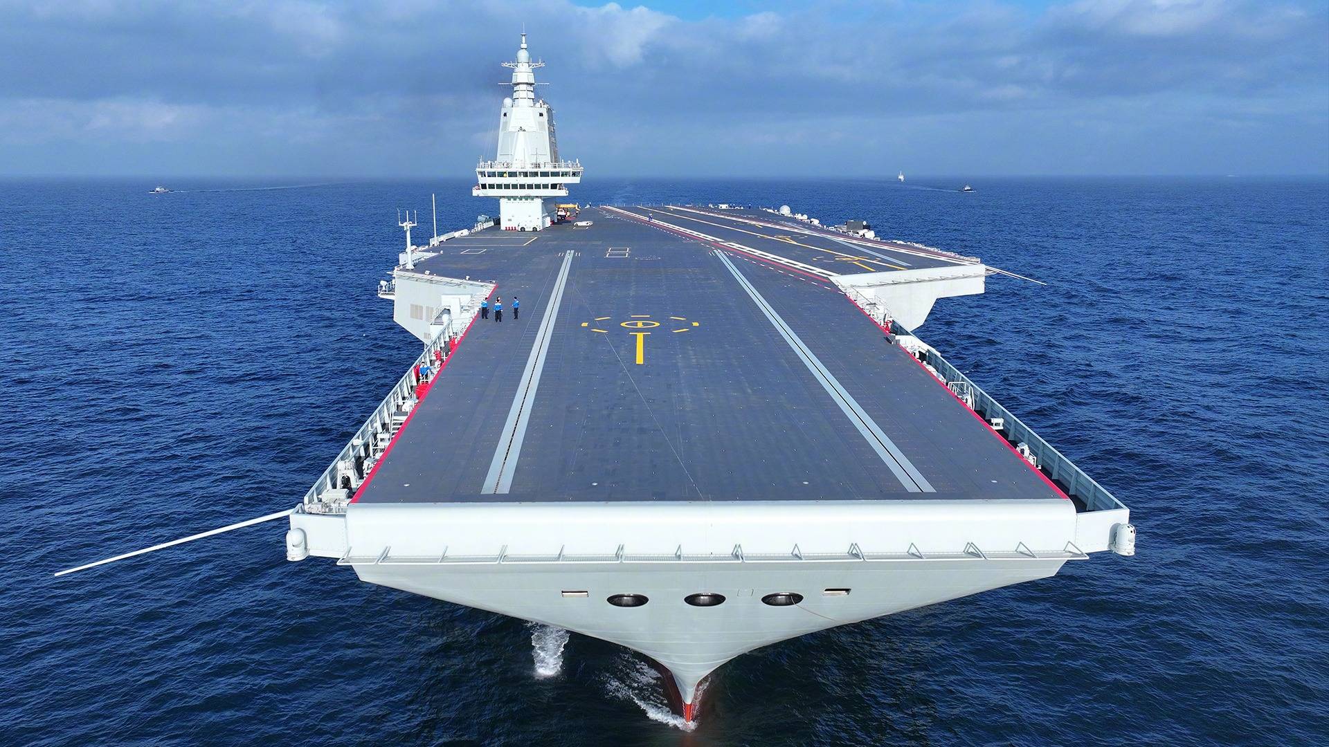 印度太想进步了,砸下上万亿抄福建舰,要抢在中国前面搞出核航母