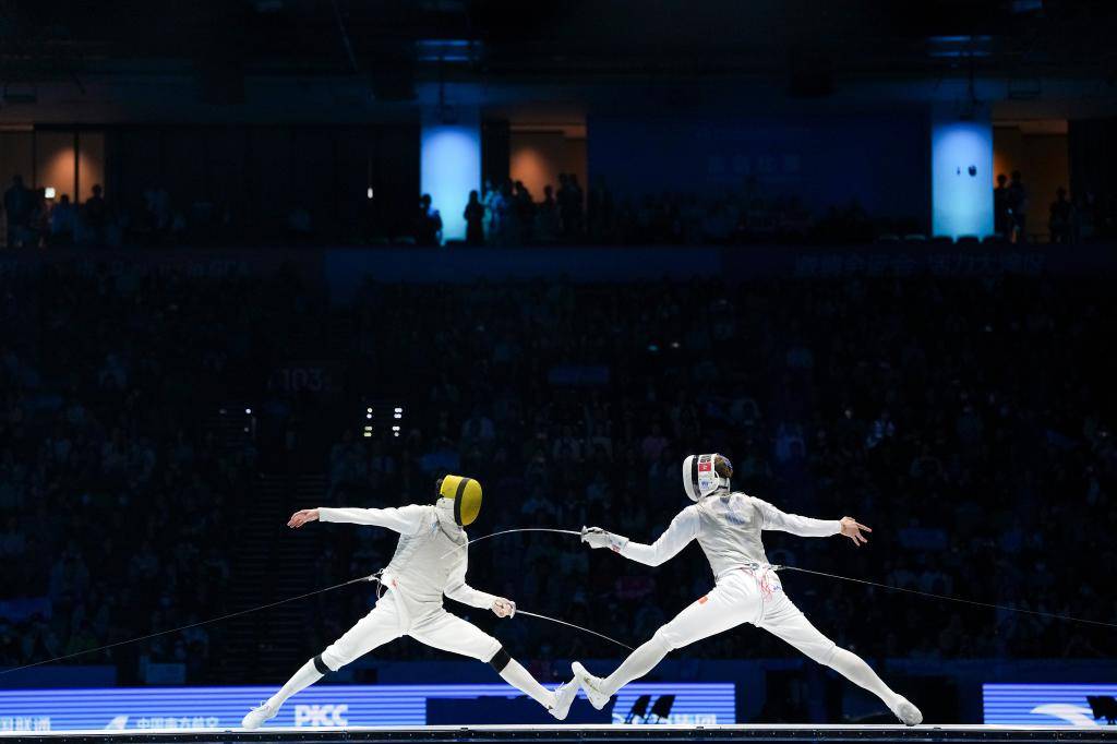 香港队首夺全运会击剑金牌 张家朗：夺冠关键在于团队