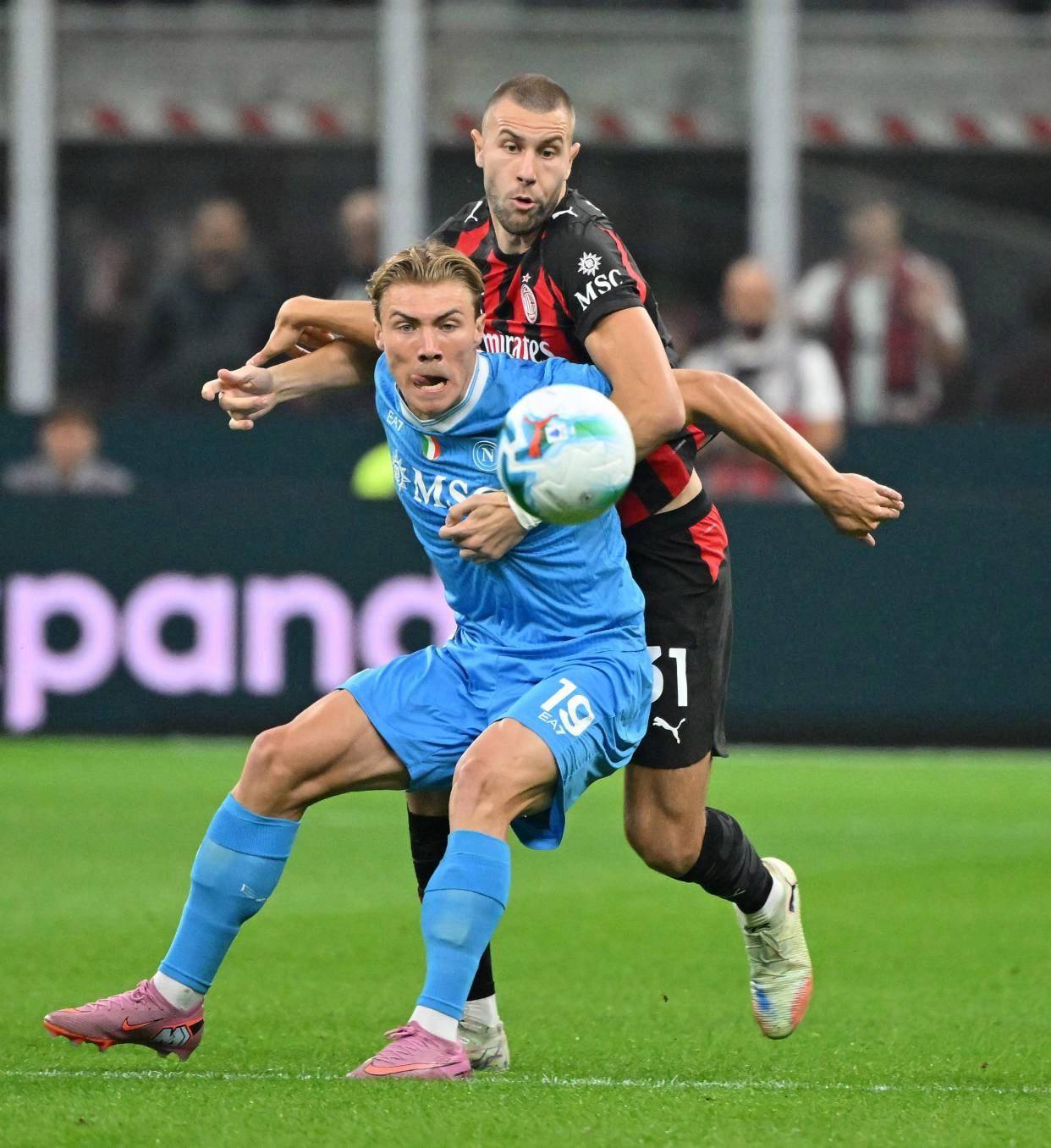 来了AC米兰！曝7000万中锋空降圣西罗！囧帅钦点签米兰体育- 体育官方网站 世界杯官方指定投注平台下天才中卫