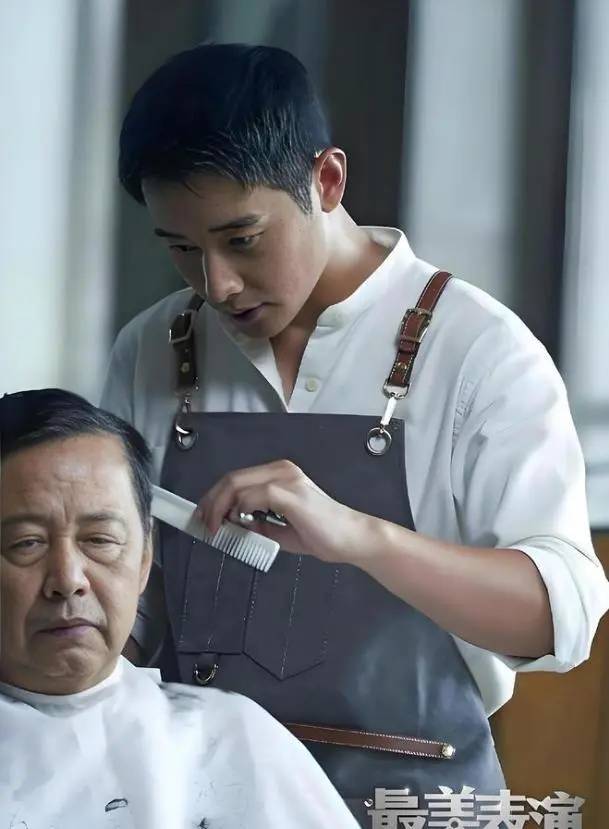 罗晋将在八宝山送别父亲，知情人爆料罗父在老家是领导，罗晋为孝停工一年