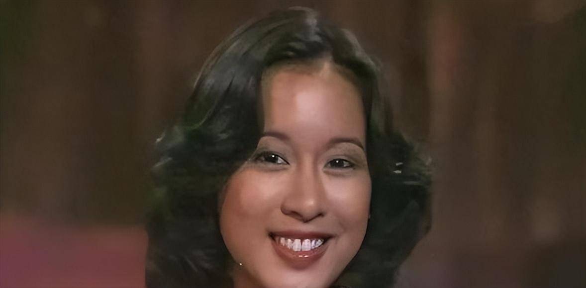 65岁朱玲玲二次净身出户离婚，她的一生让网友赞叹：太厉害了