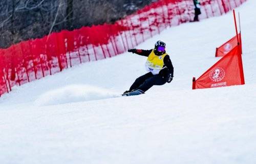 SRA滑雪场联盟2025—2026“冰雪丝路杯”粉雪联赛启幕 SRA滑雪场联盟2025—2026“冰雪丝路杯”粉雪联赛启幕