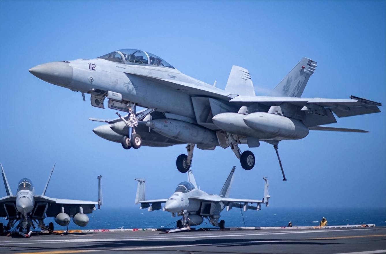 中方话音刚落，美航母驶离日本，高市输了个精光，自卫队已选边站，对外释放信号非同寻常