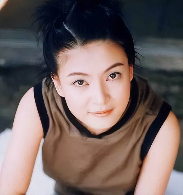 知名演员嫁大44岁老艺术家，现丈夫91岁垂垂老矣，她47岁貌美如花