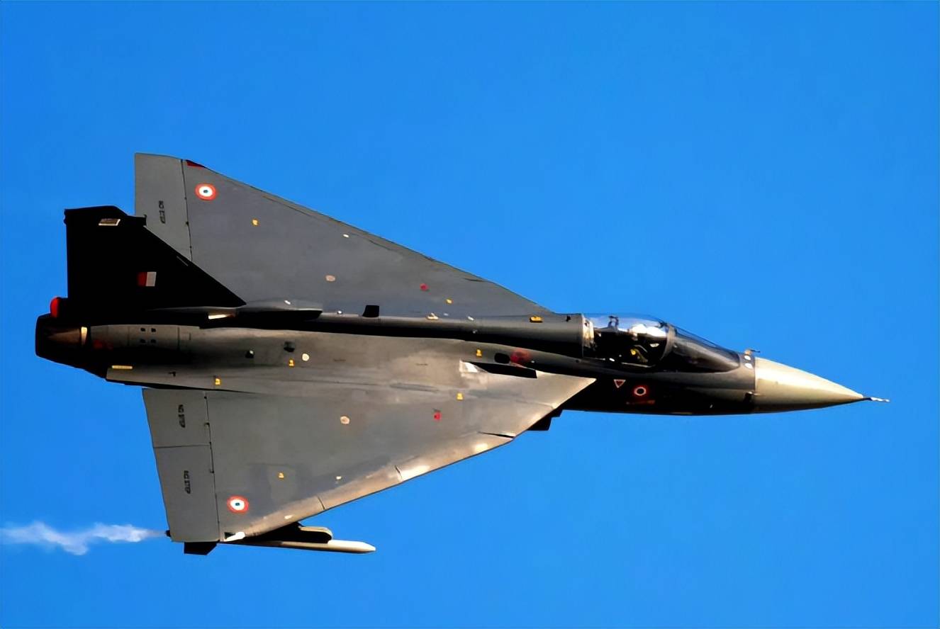 光辉刚刚坠机，印度防长又开始吹牛，称国防创新进入黄金时代