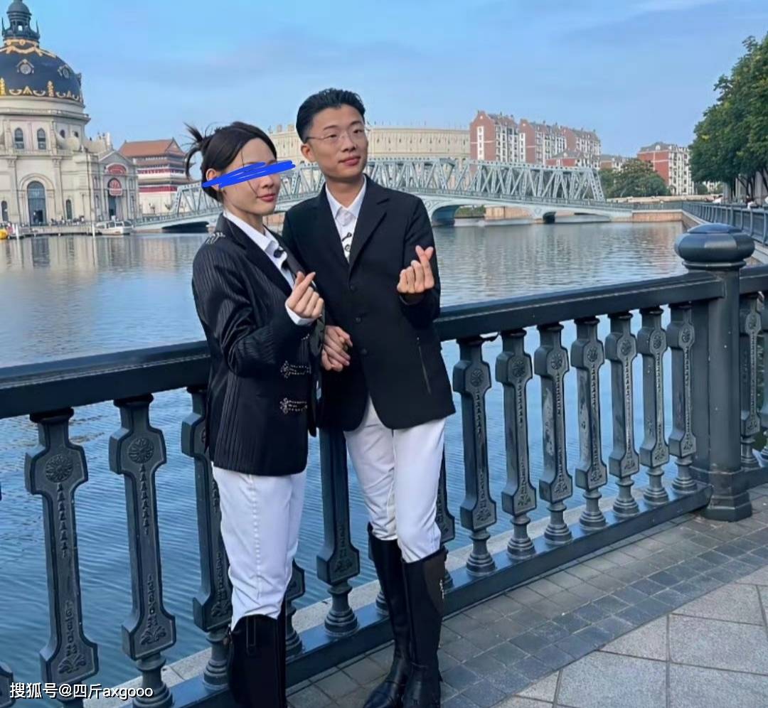 男女不分！陶晶莹带女儿参加婚礼，被误认成儿子，神似网红郭有才