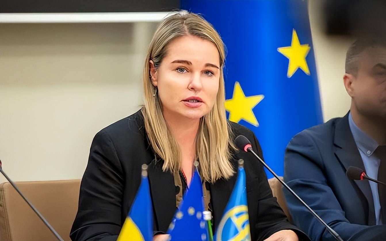 乌克兰权力地震，美乌谈判有转折？局势紧张之际，特朗普撂下四字，普京警告升级