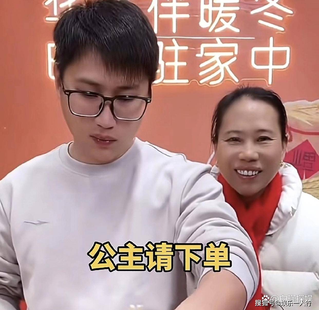 梁志辉1句话网友激动拍碎桌，被梁爸举动笑翻，志辉堂哥答应网友1件事