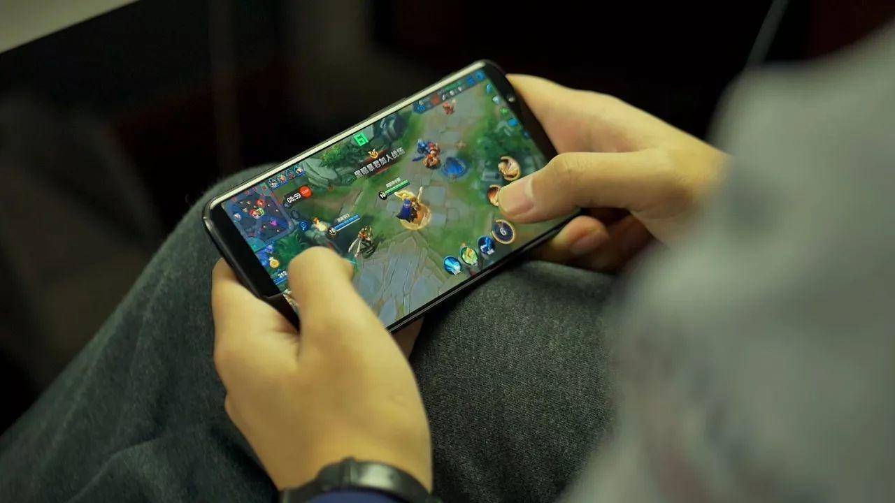 原创 豆包手机遭大厂“封杀”,继微信之后,阿里也出手了