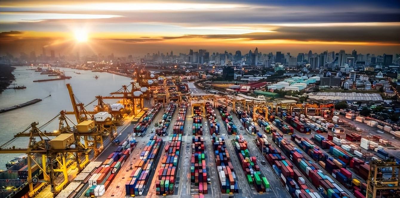 美国调解崩盘！12架轰炸机升空，齐射120枚导弹，炸崩乌克兰电力，泽连斯基只剩下一条路可走