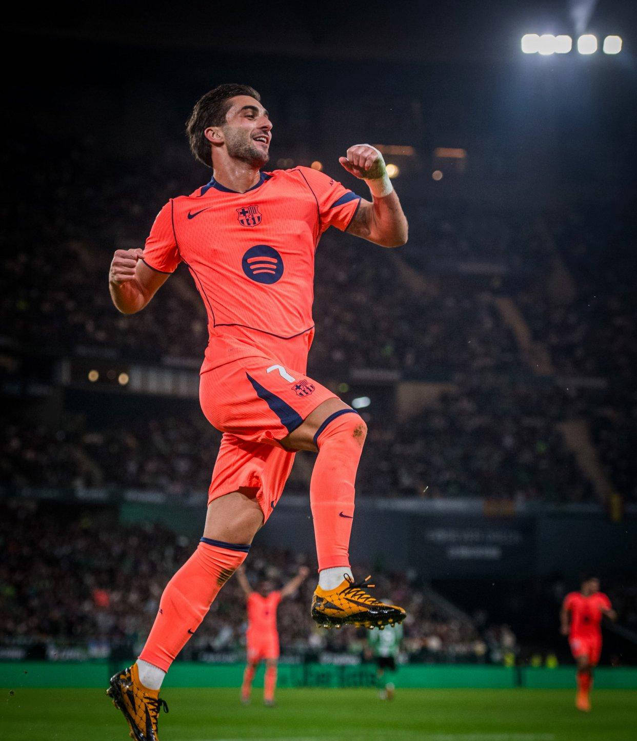 “费兰托雷斯帽子戏法助巴萨5-3大胜贝蒂斯