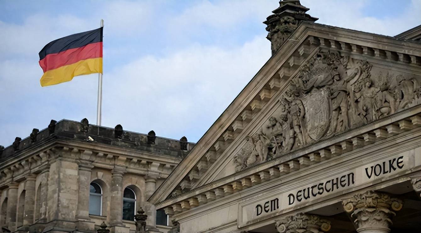 泽连斯基最担心的事发生了!455 票压倒性胜利,德国拒绝“收割”俄资产,千亿“救命钱”泡汤