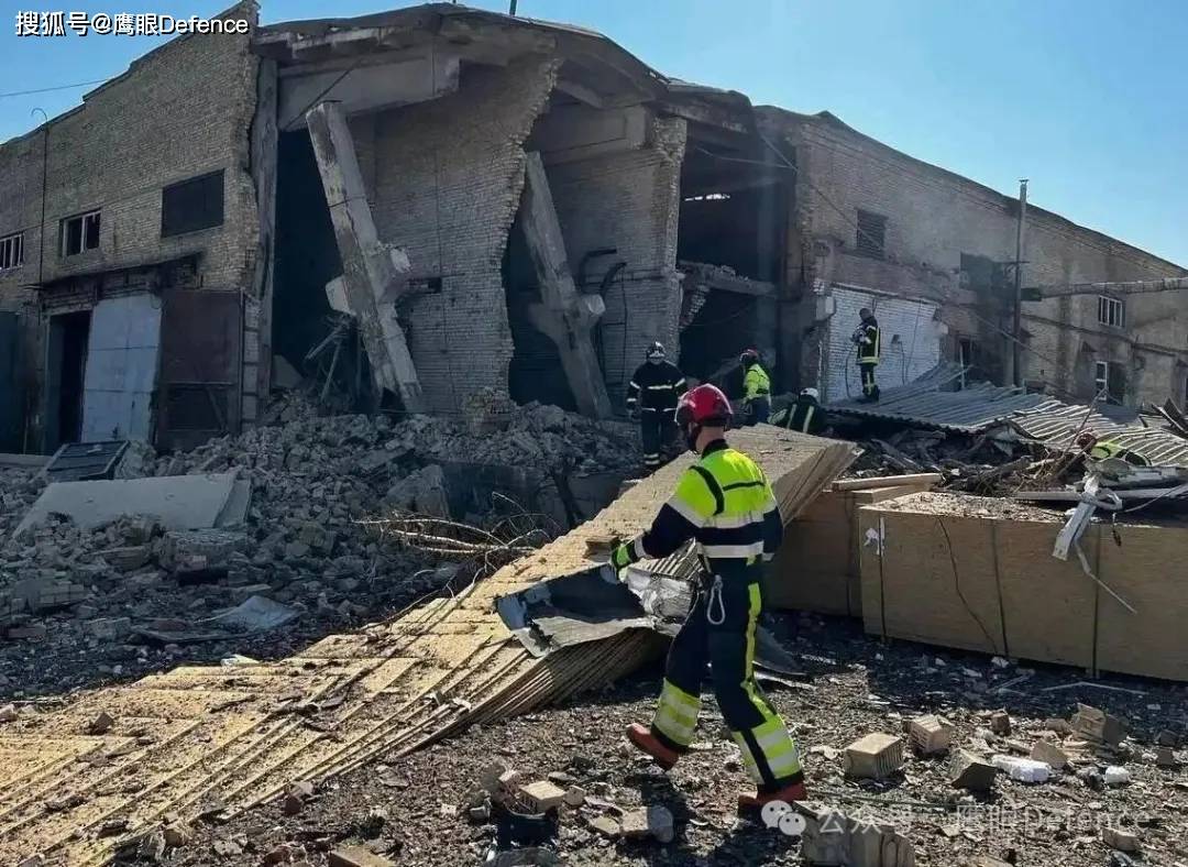 重创俄天然气港,又炸“影子舰队”油轮!俄军现在专打民生设施