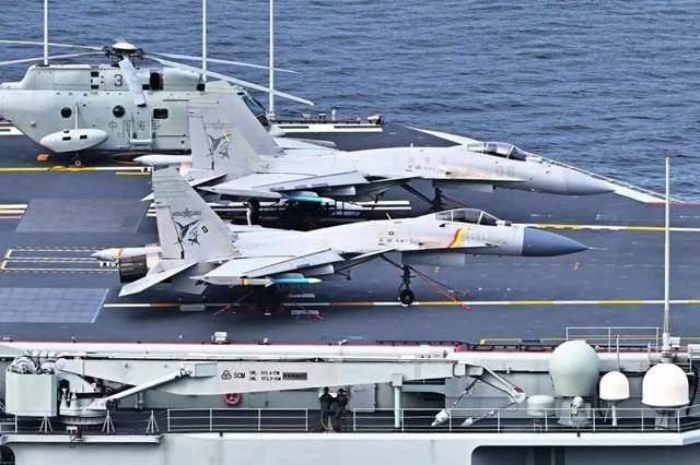 辽宁舰继续北上,日本急调“航母”出港,歼15要和F35正面较量?