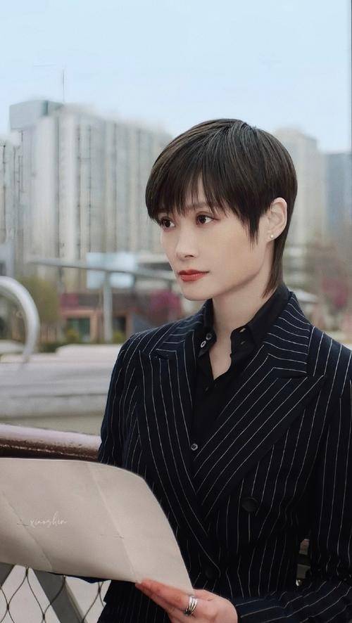 嫁法国老头真相大白5个月,41岁李宇春近况曝光,一点也不意外