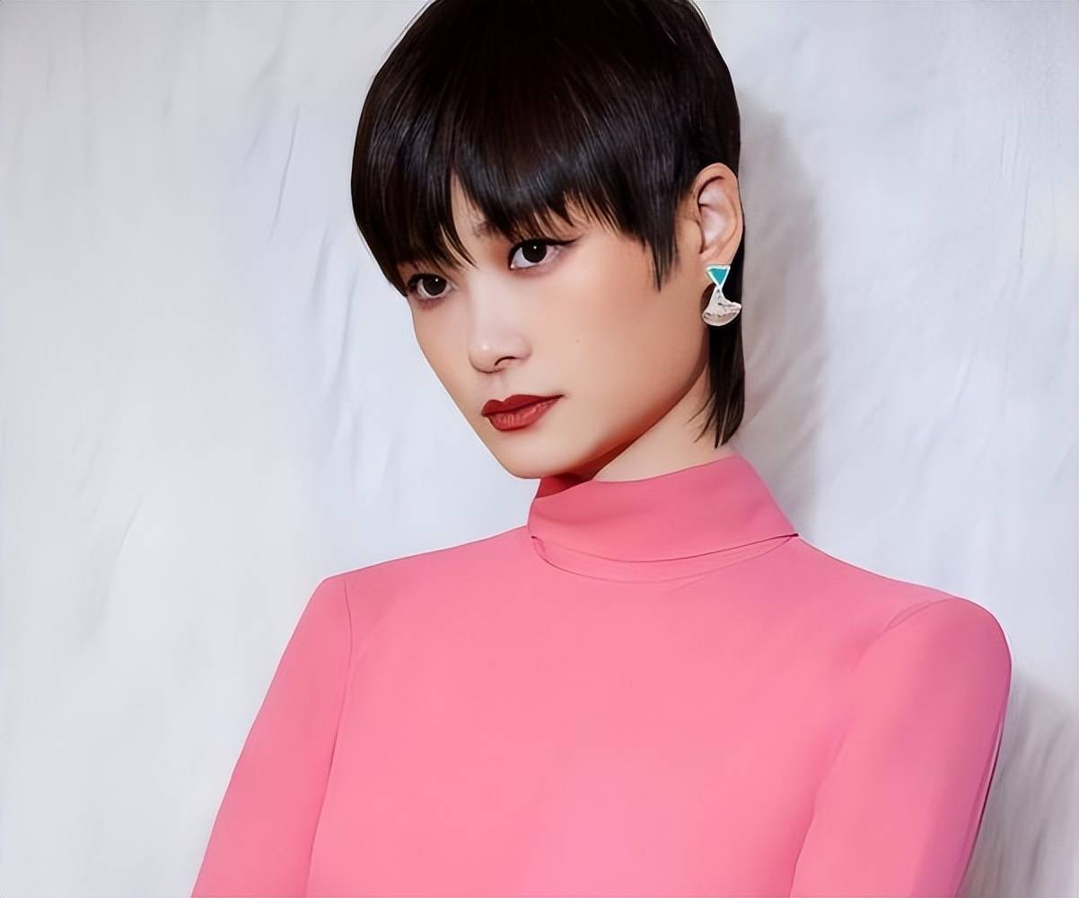 嫁法国老头真相大白5个月,41岁李宇春近况曝光,一点也不意外