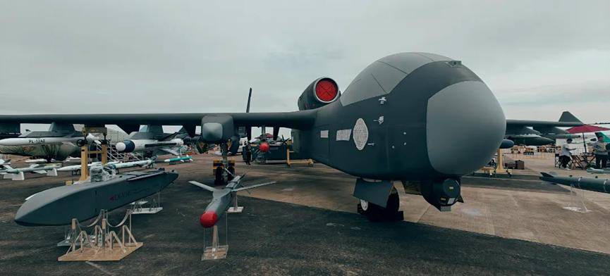 中国“空中航母”首飞成功!